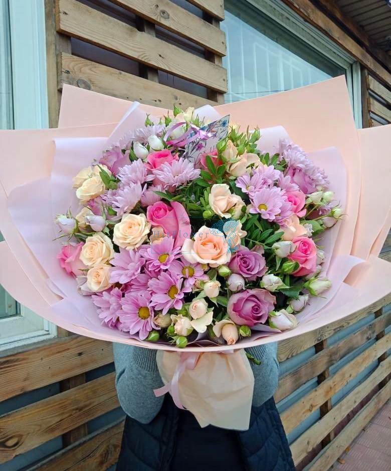 Букет цветов из: Розы и Хризантемы